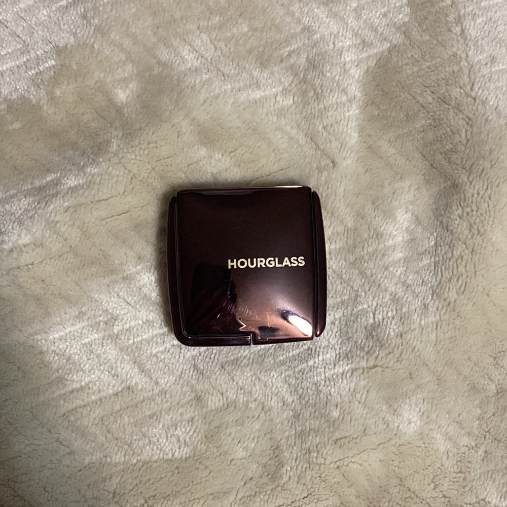 COPY - Hourglass lighting powder